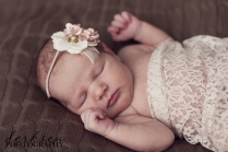 newborn-baby-girl-photography-headbands-2