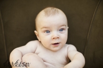 six-month-old-baby-poses-9